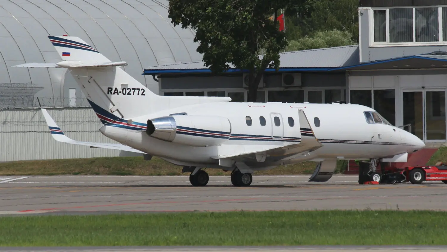 Beechcraft Hawker 800B RA-02772 operated by Air Express, exterior