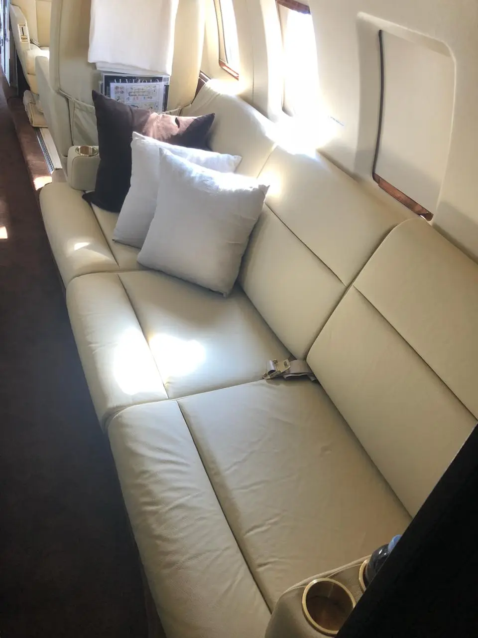 Beechcraft Hawker 800B RA-02772 operated by Air Express photo 5