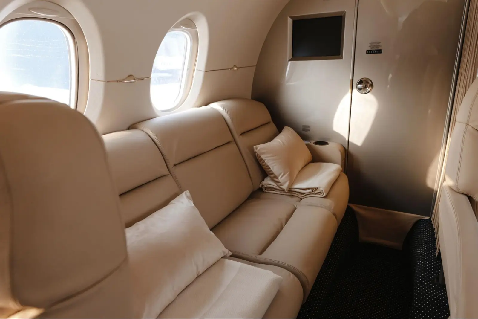 Beechcraft Hawker 800XP RA-02794 operated by Weltall-avia Airlines photo 6