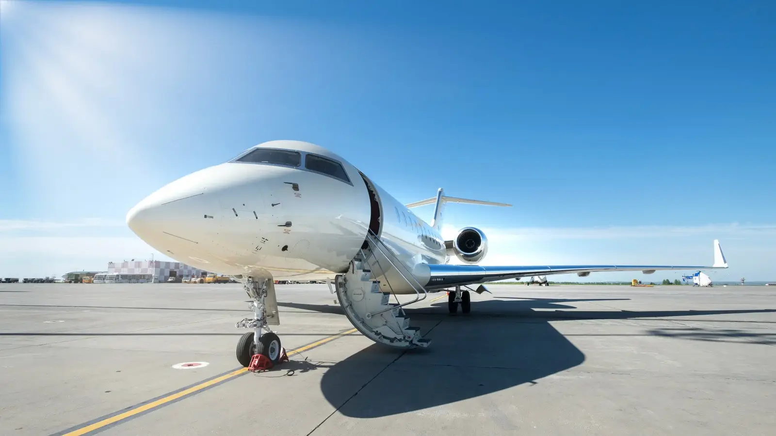 Bombardier Global 5000 RA-67131 operated by Tulpar Aero Group Ltd., exterior