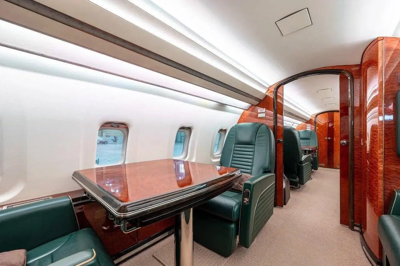 Bombardier Challenger 850 RA-67220 operated by Tulpar Aero Group Ltd. photo 5