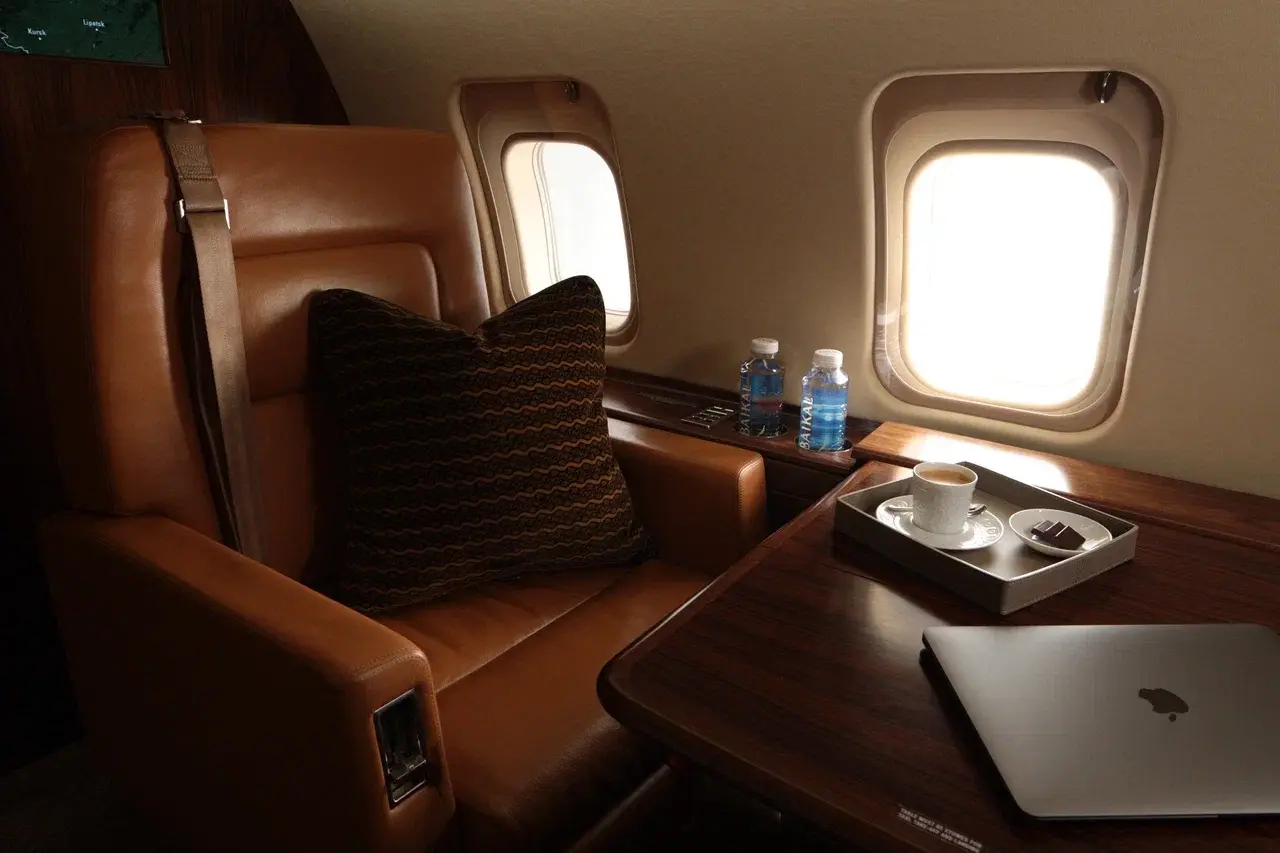 Bombardier Challenger 850 RA-73535 operated by DreamJet photo 5