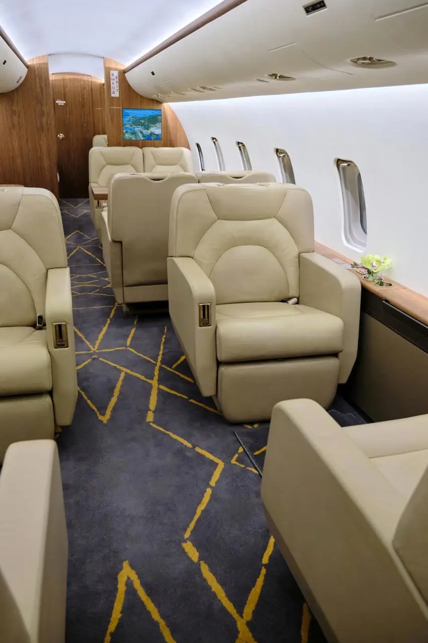 Bombardier Challenger 850 RA-73558 operated by Tulpar Aero Group Ltd. photo 3