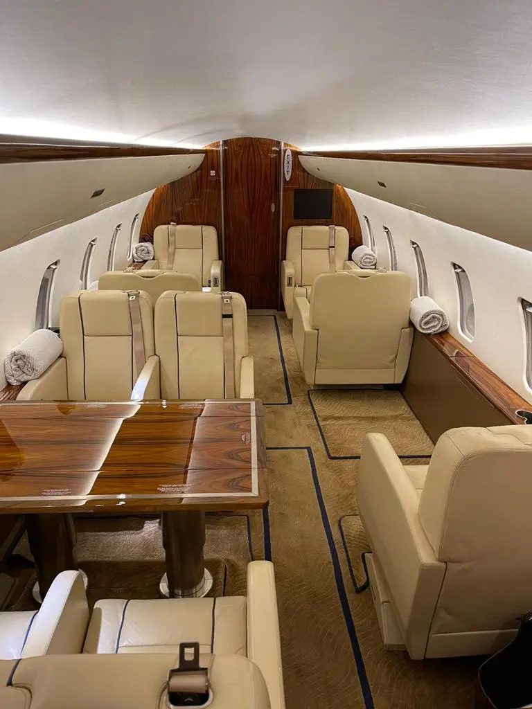 Bombardier Challenger 850 RA-73583 operated by DreamJet photo 5