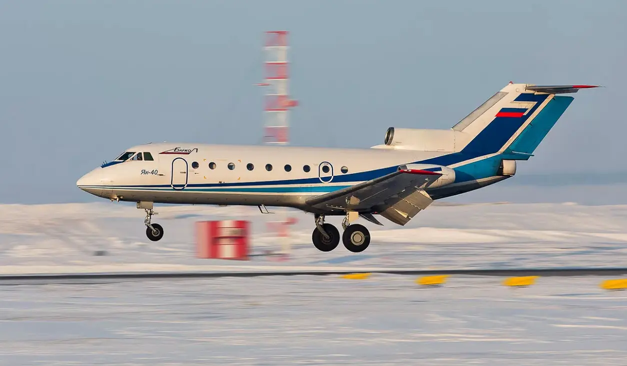 Yakovlev Yak-40 RA-88228 operated by Estar Aero photo 4
