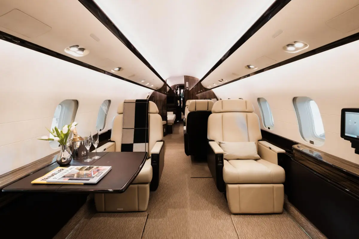 Bombardier Global 5000 SE-RAY operated by Svenskt Industriflyg photo 3