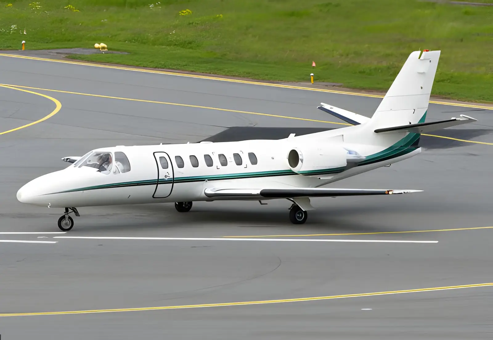 Cessna Citation Ultra SE-RLU operated by Grafair Flight Management photo 3
