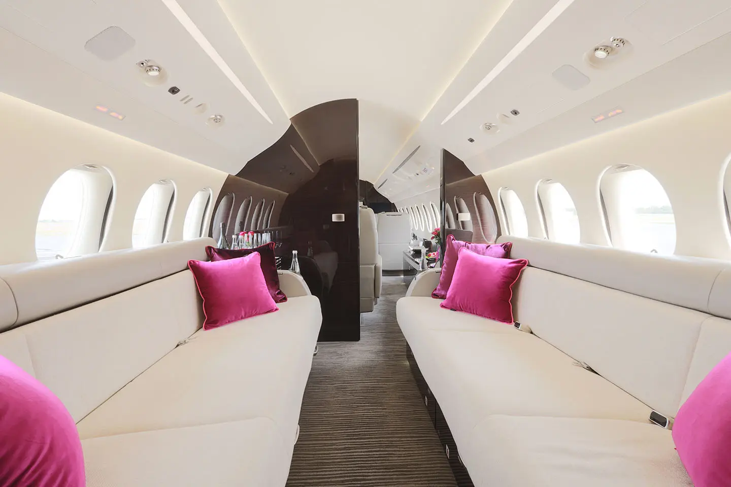 Dassault Falcon 7X SP-AGA operated by AMC Aviation photo 6