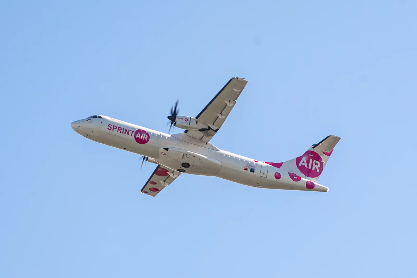 ATR 72-212 SP-SPL operated by SprintAir S.A. photo 5
