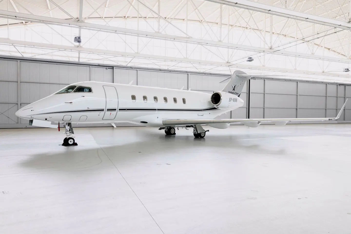 Bombardier Challenger 300 SP-VDH operated by AMC Aviation, exterior