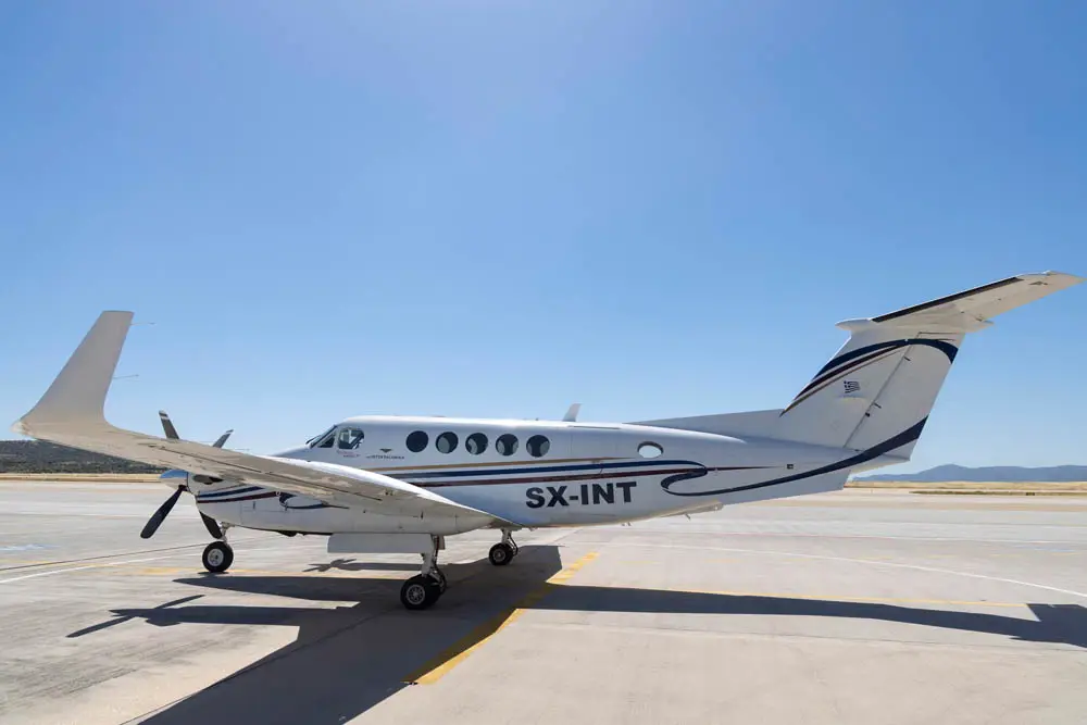 Beechcraft King Air 200 SX-INT operated by Magna Aviation photo 4