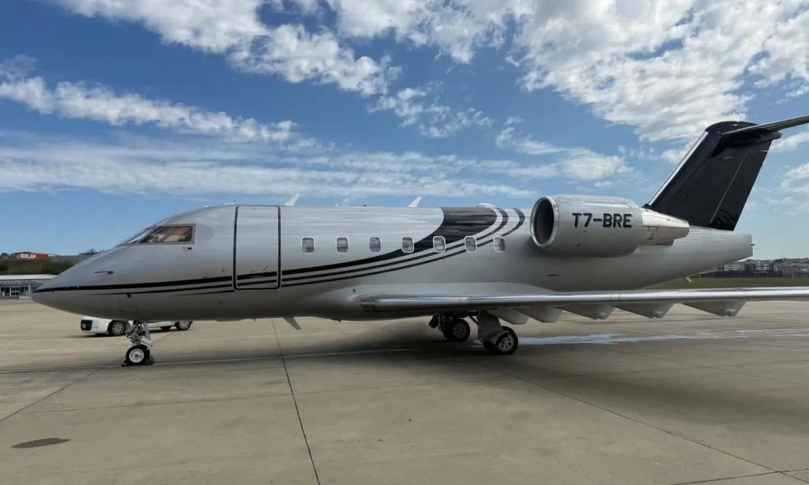Bombardier Challenger 604 T7-BRE operated by Luxaviation Group Europe, exterior