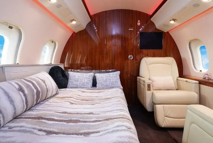 Bombardier Global Express XRS T7-ELMIR operated by DC Aviation Al-Futtaim LLC photo 6