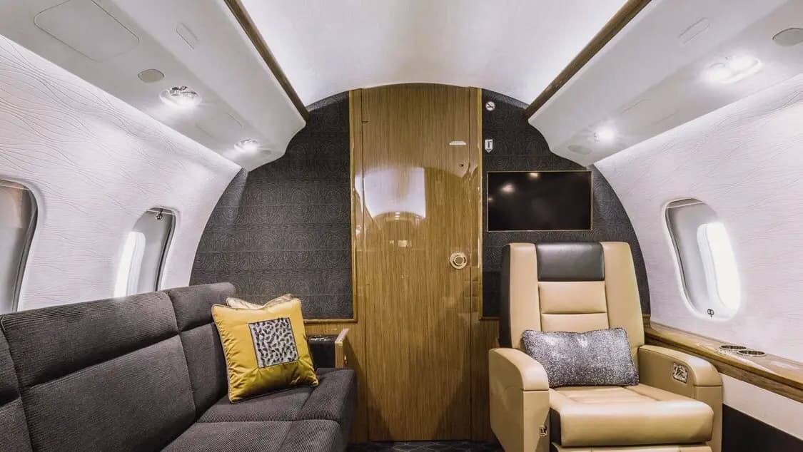 Bombardier Global 5000 T7-M888K operated by Empire Aviation Group photo 5