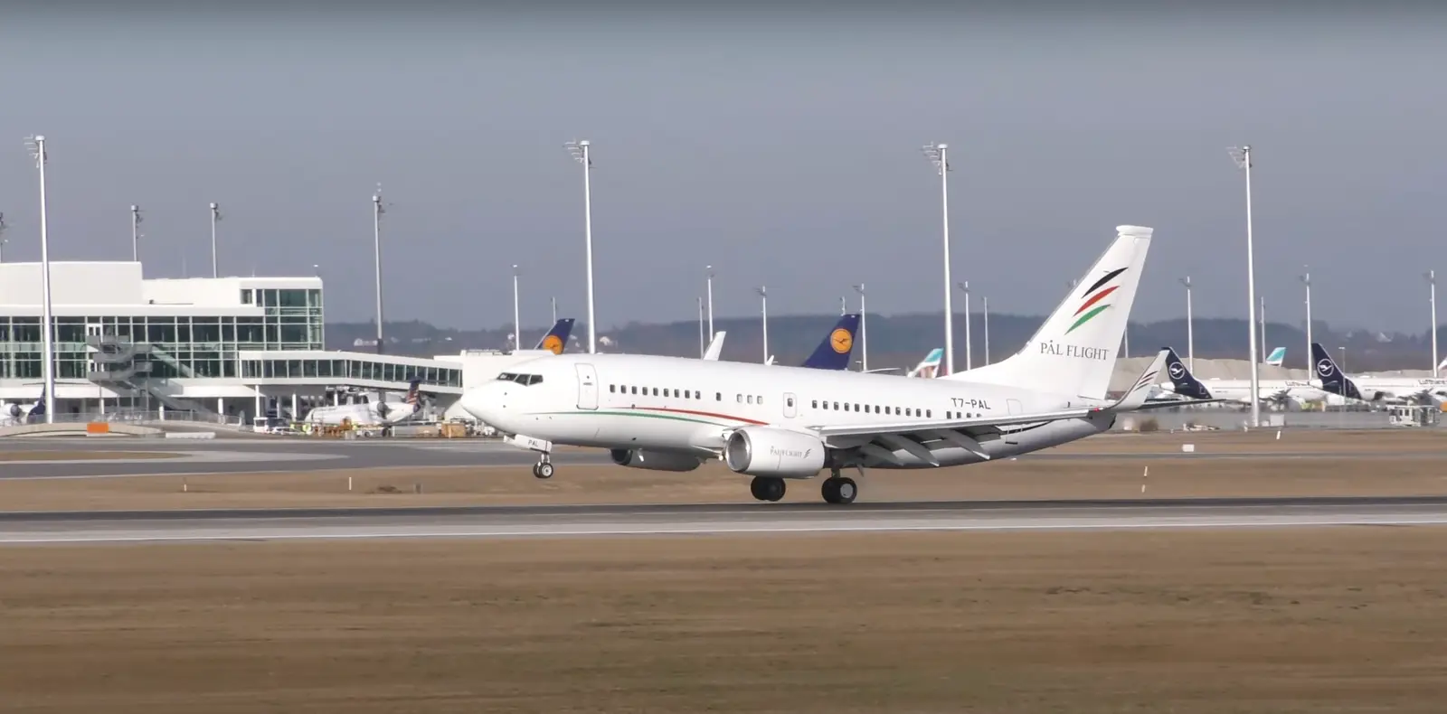 Boeing BBJ T7-PAL operated by Arab Wings, exterior