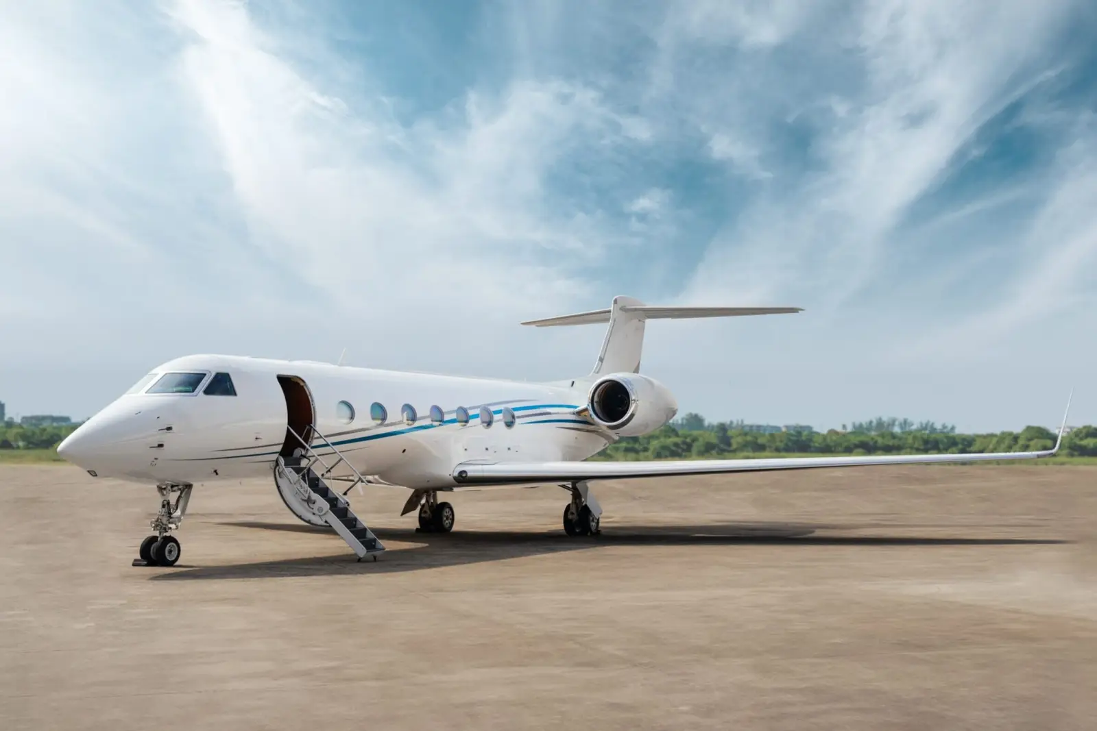 Gulfstream G550 T7-RSG operated by Voluxis, exterior