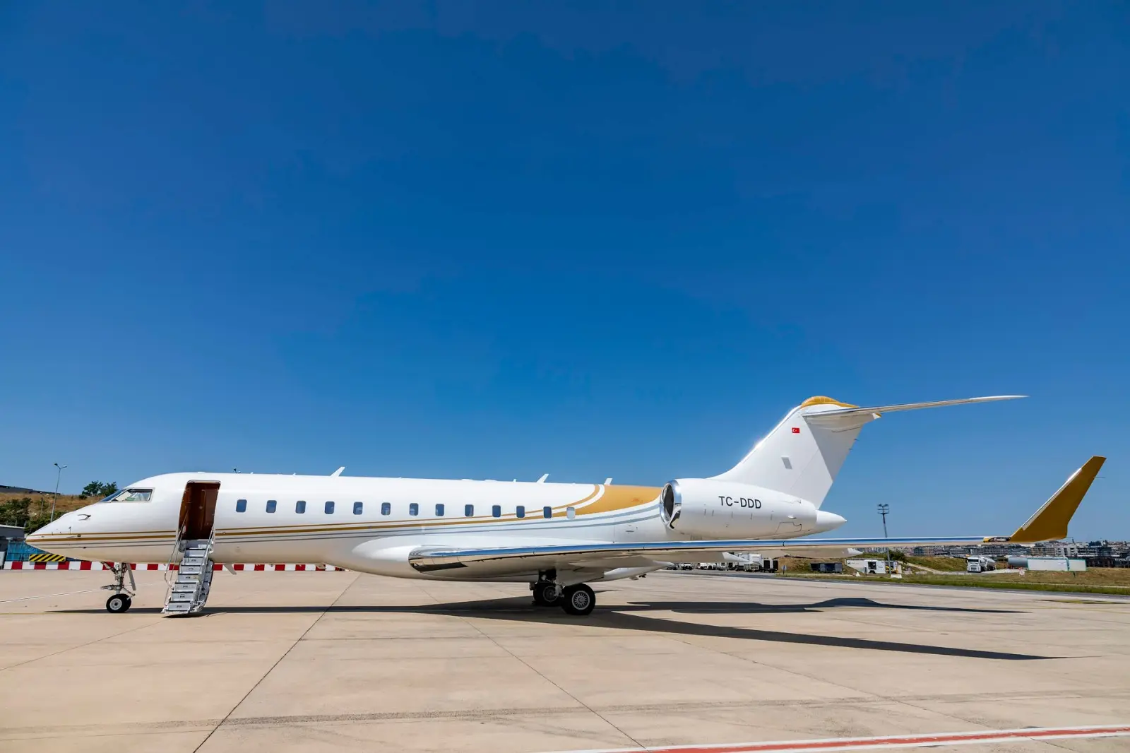 Bombardier Global Express XRS TC-DDD operated by BikiniJet, exterior
