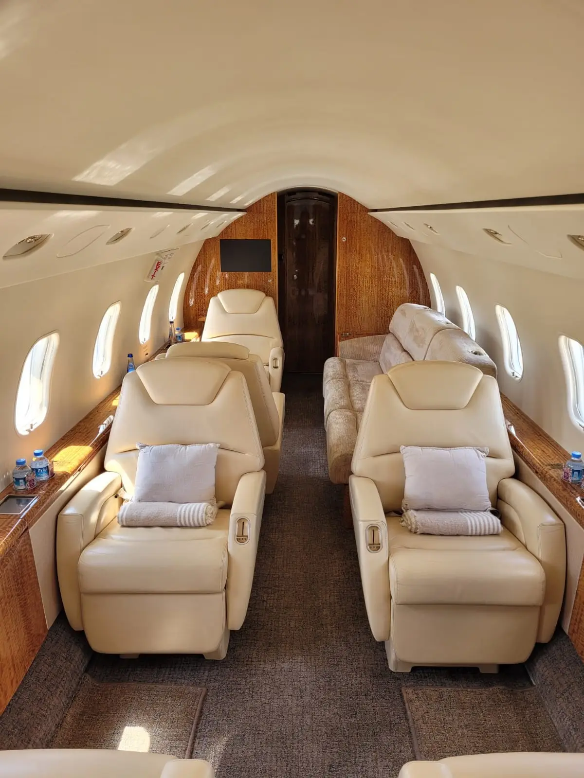 Bombardier Challenger 300 TC-EAR operated by Genel Havacilik photo 4