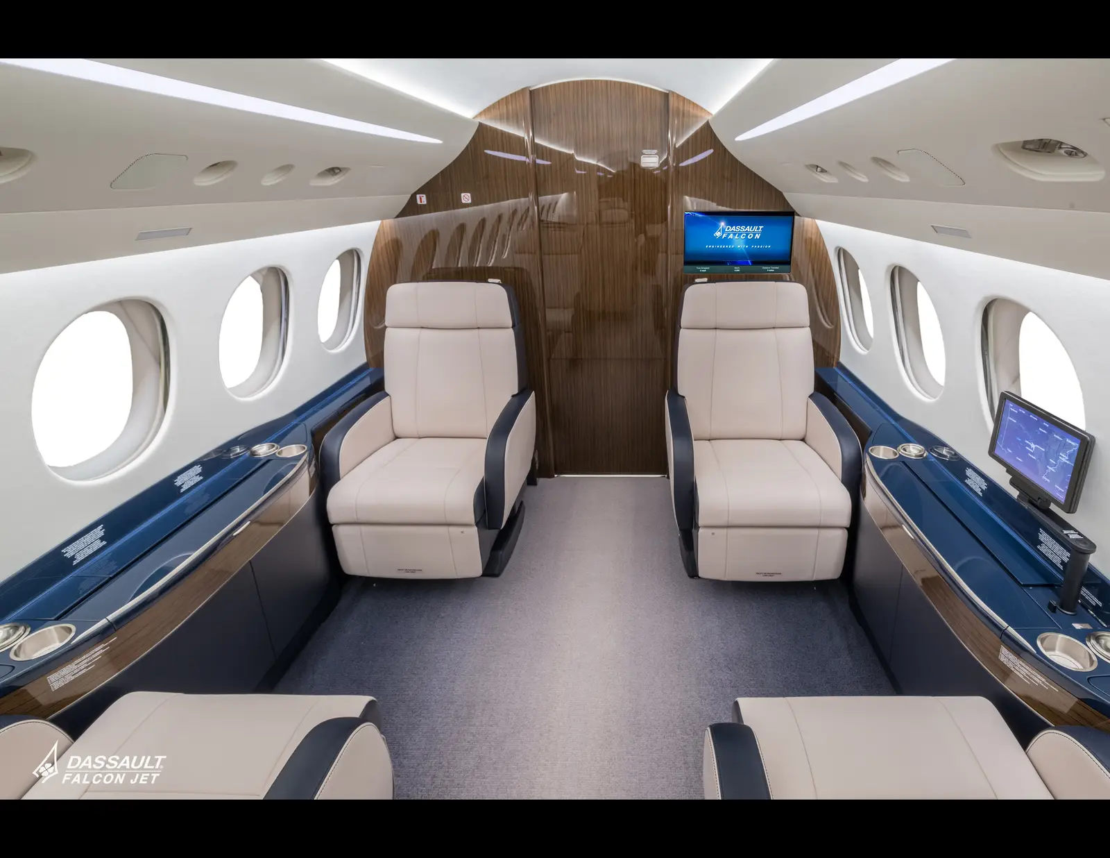 Dassault Falcon 8X TC-RMK operated by Setair photo 3