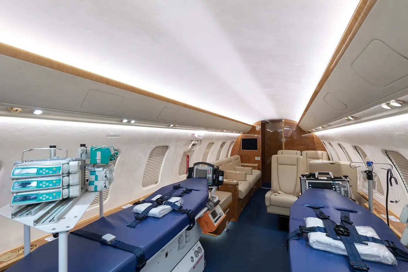 Bombardier Challenger 605 TC-RSA operated by Redstar Aviation photo 2