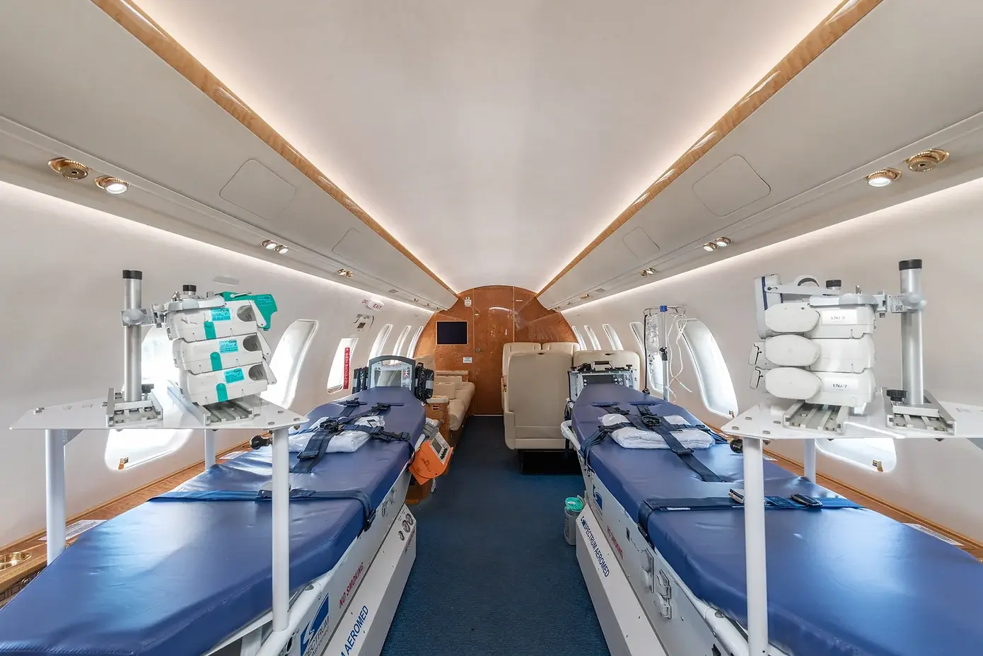 Bombardier Challenger 605 TC-RSF operated by Redstar Aviation photo 2