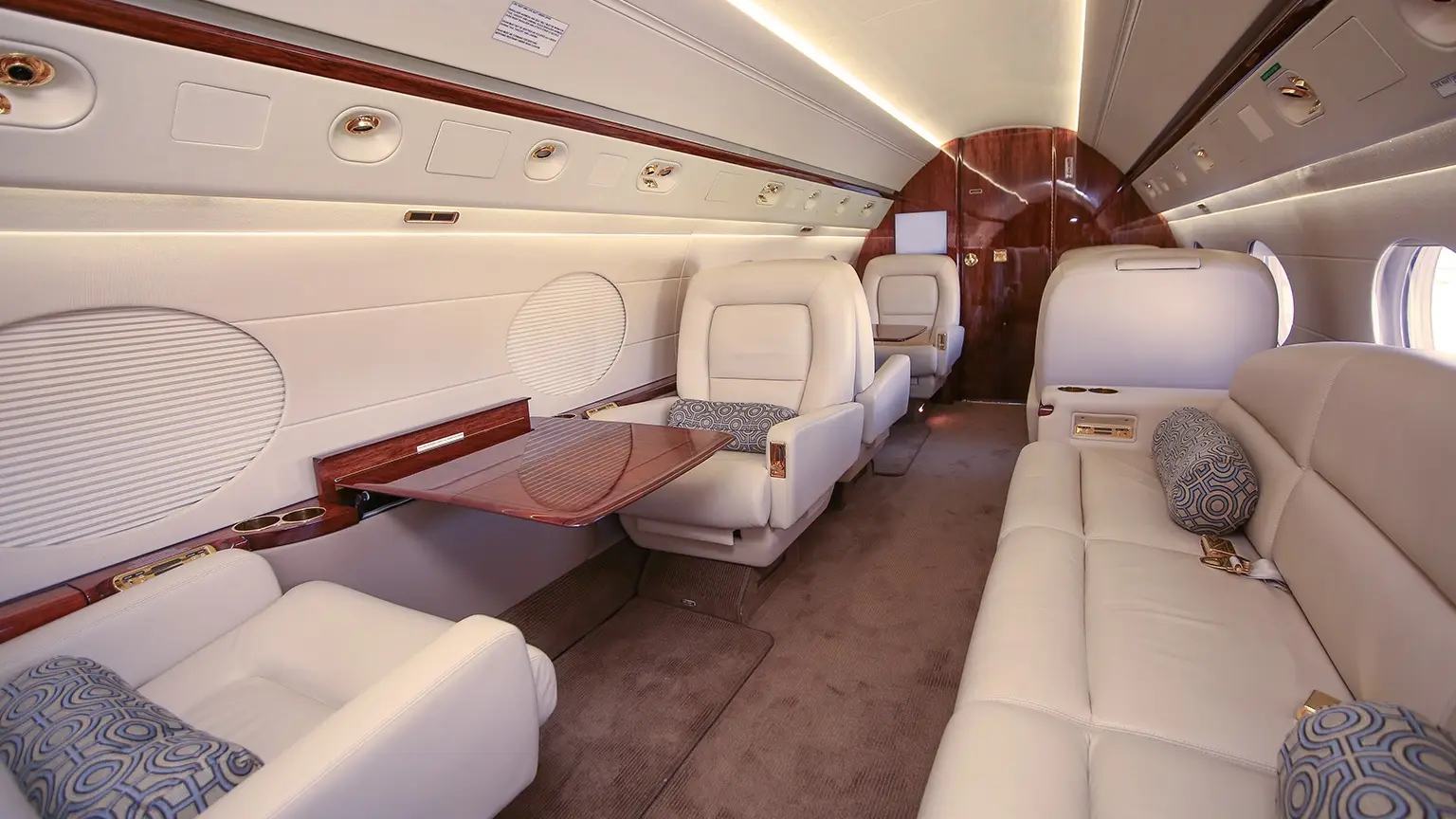 Gulfstream IV-SP TC-STN operated by Plures Aviation photo 4