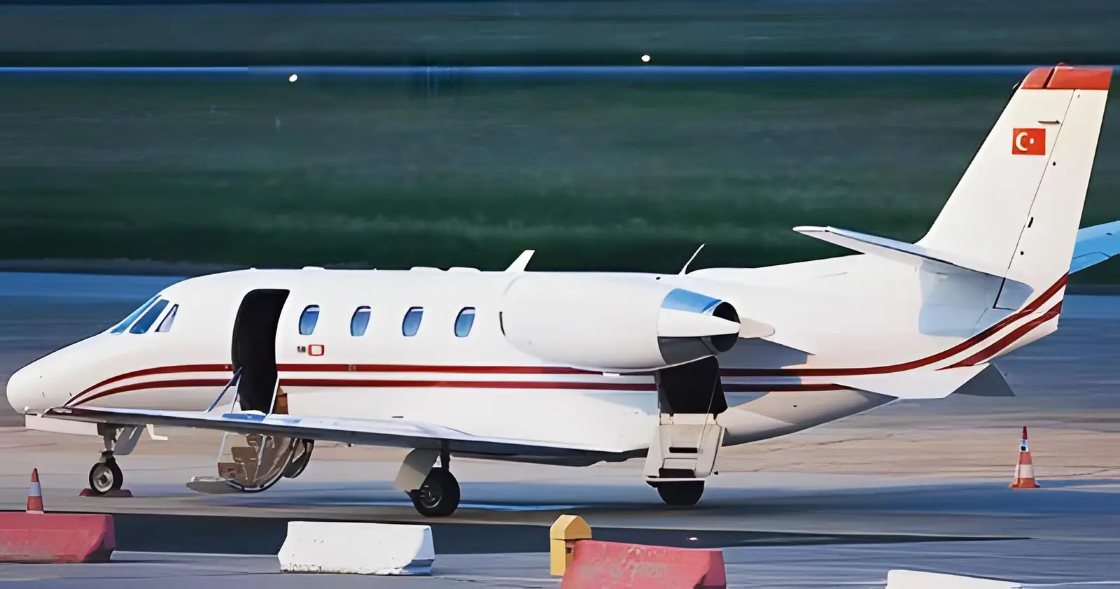 Cessna Citation Excel TC-TMO operated by Swan Aviation photo 2