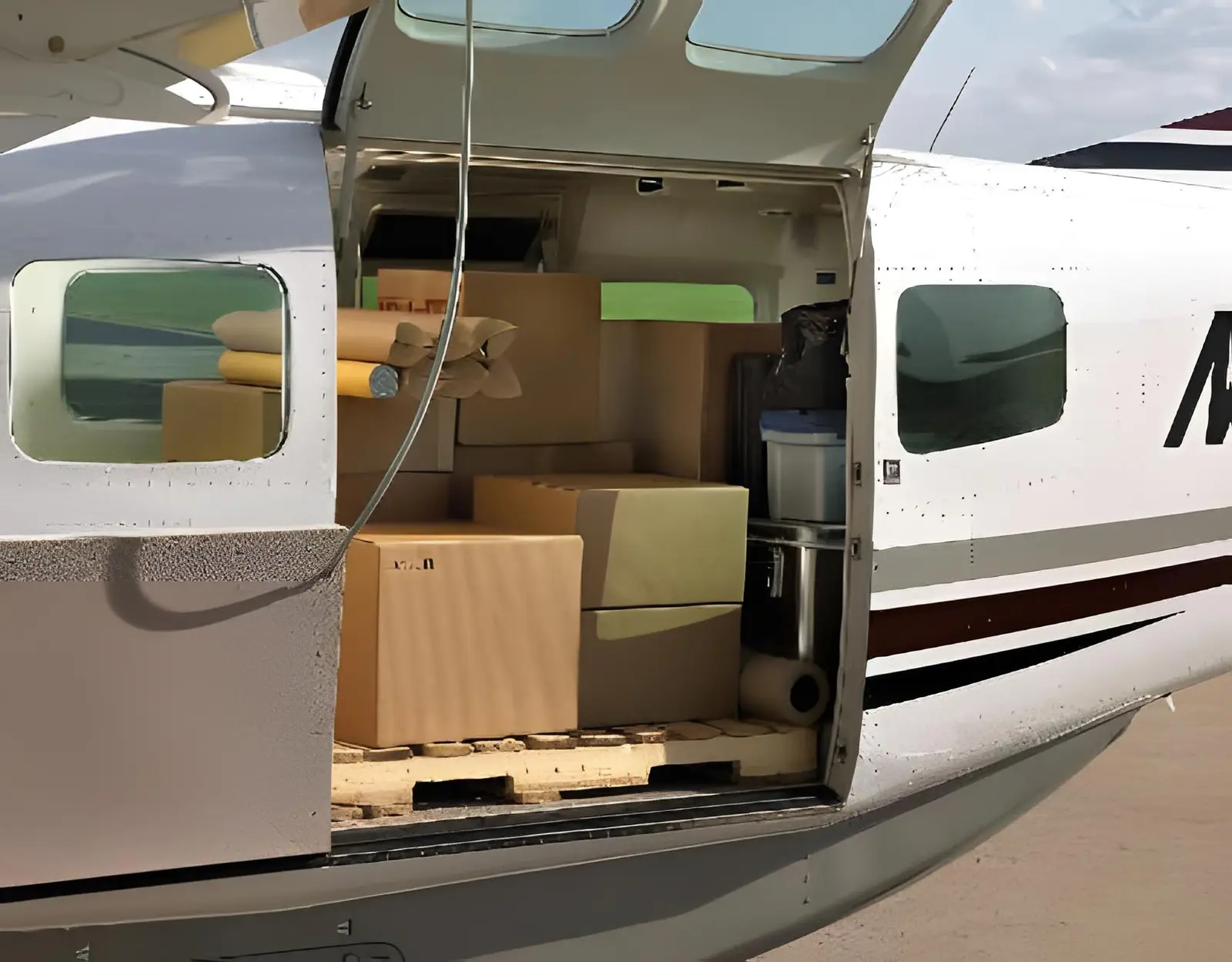 Cessna 208 TI-BAJ operated by Aerobell Air Charter photo 3