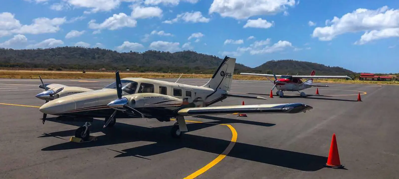 Piper PA-34-220T Seneca V TI-BEL operated by Aero Caribe photo 3