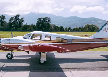 Piper PA-34-220T Seneca III TI-BGC operated by Heli Jet photo 2