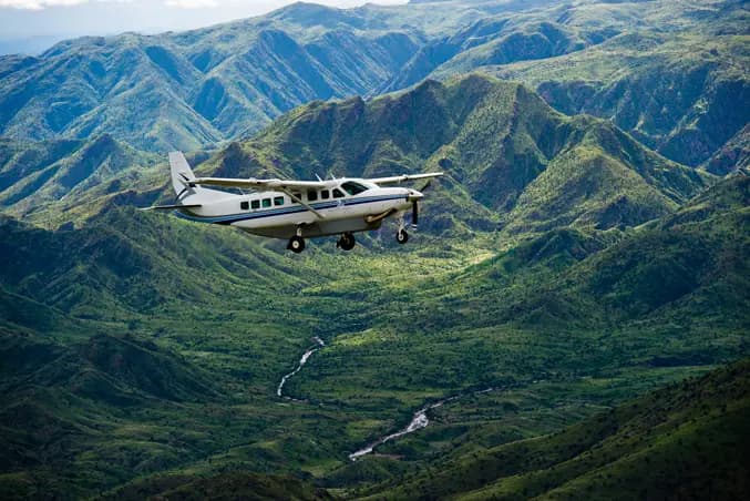 Cessna 208B Grand Caravan V5-RNO operated by Wilderness Air (PTY) LTD photo 2