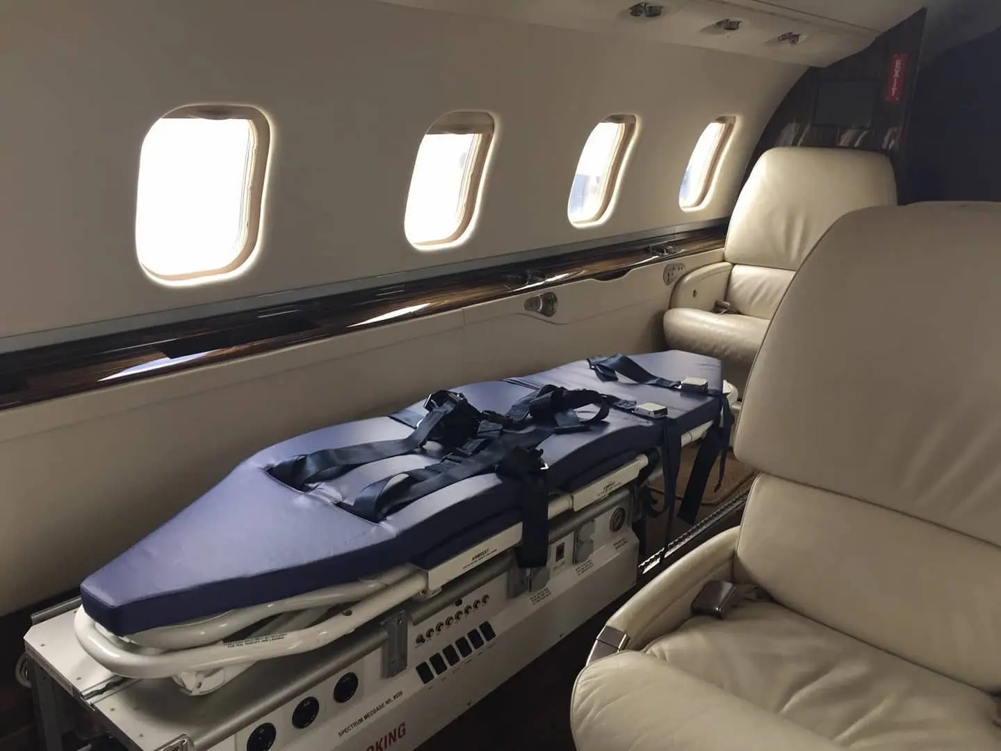 Bombardier Learjet 60 VH-AND operated by Seletar Jet Charter Pte Ltd (Red Dot Air Ambulance Pte Ltd) photo 2