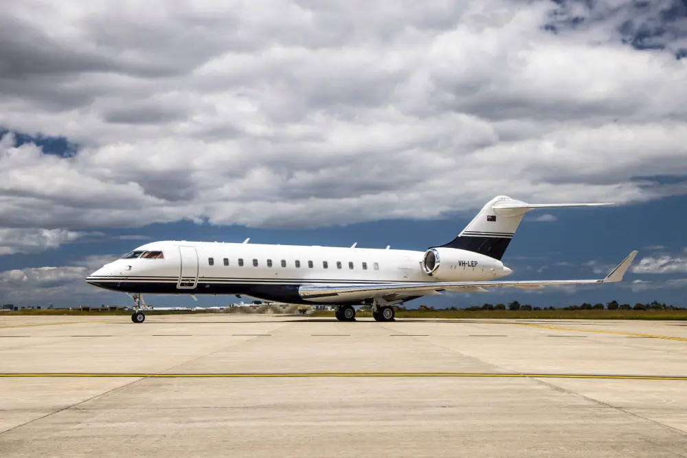 Bombardier Global 6000 VH-LEP operated by Luxaviation Asia-Pacific, exterior