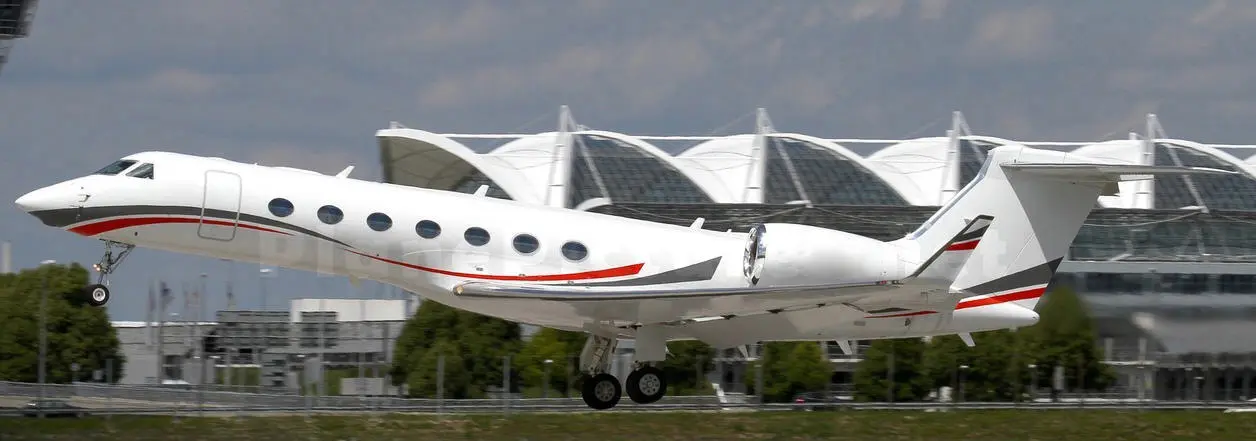 Gulfstream G550 VH-PFL operated by Pacific Flight Services Pte Ltd photo 3