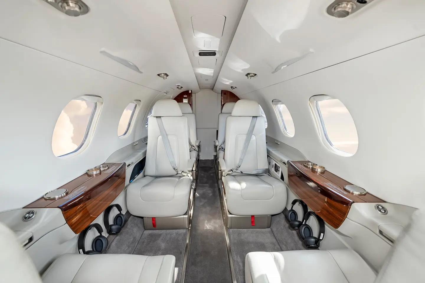 Embraer Phenom 300 VH-VKX operated by Flight Options Australia Pty Ltd photo 3