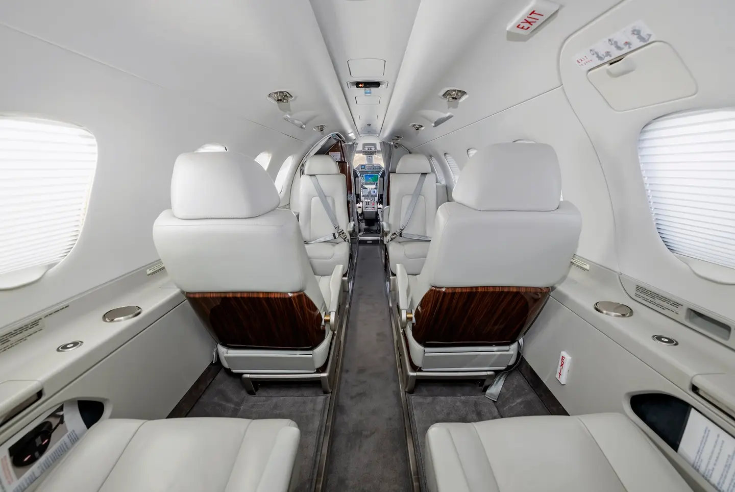 Embraer Phenom 300 VH-VKX operated by Flight Options Australia Pty Ltd photo 4