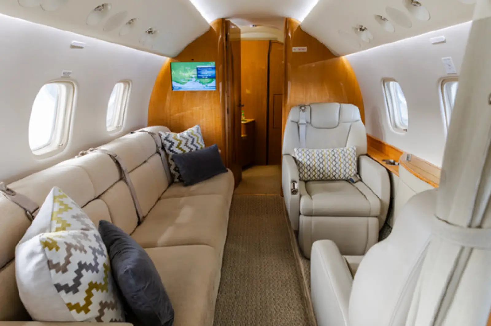 Embraer Legacy 600 VH-VLT operated by Global Jet International photo 5