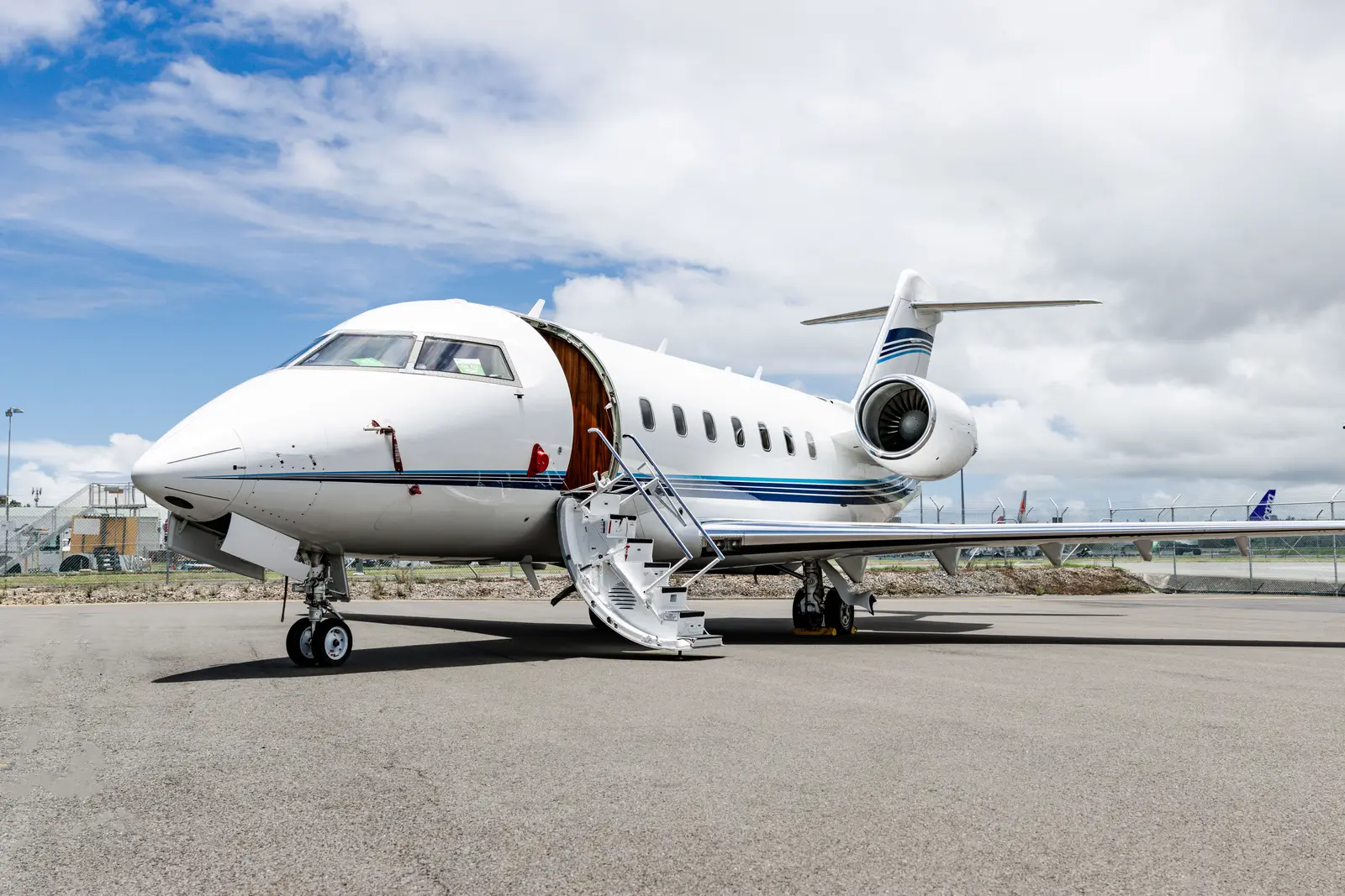 Bombardier Challenger 604 VH-XPA
