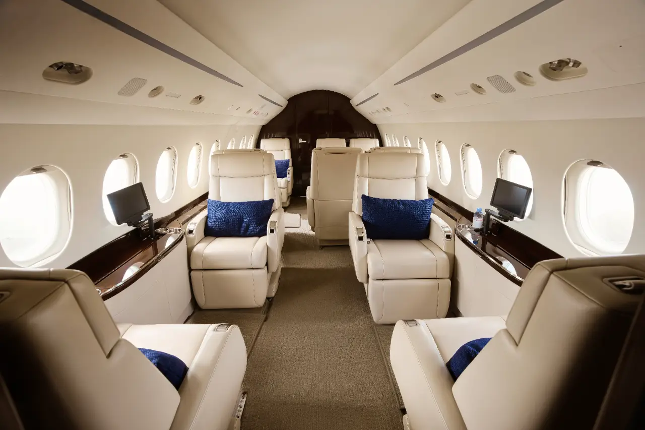 Dassault Falcon 2000S VN-A238 operated by Hai Au Aviation photo 3