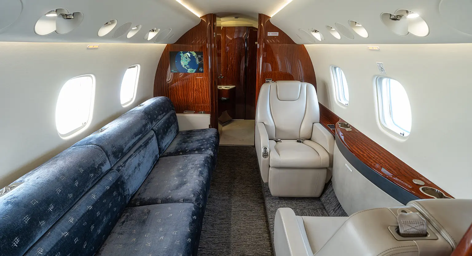 Embraer Legacy 650 VP-CBC operated by Arab Wings photo 4