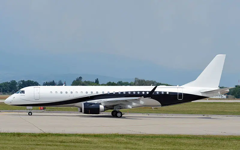 Embraer Lineage 1000 VP-CCC