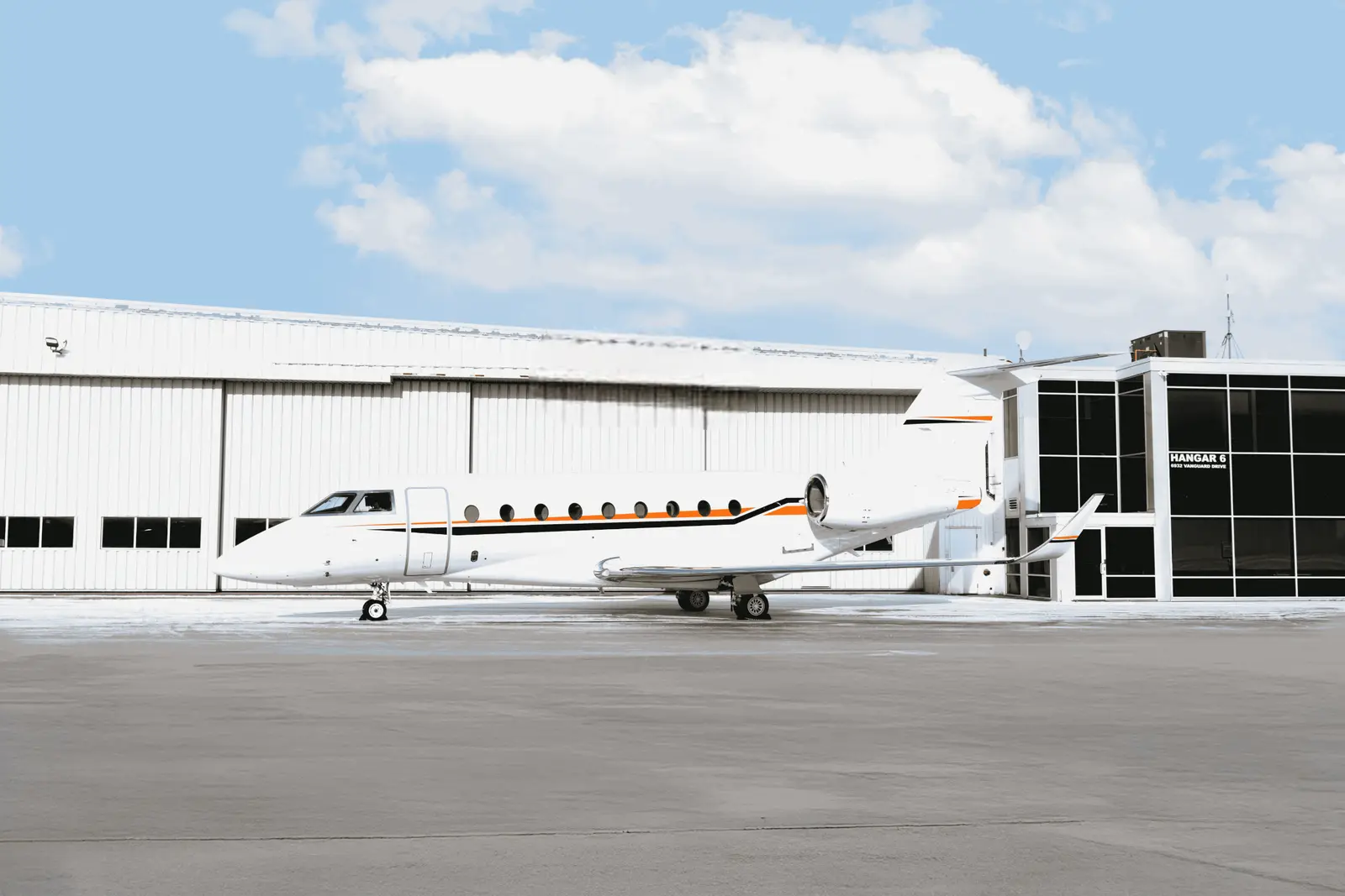 Gulfstream G280 VP-CFV operated by Phenix Jet photo 4