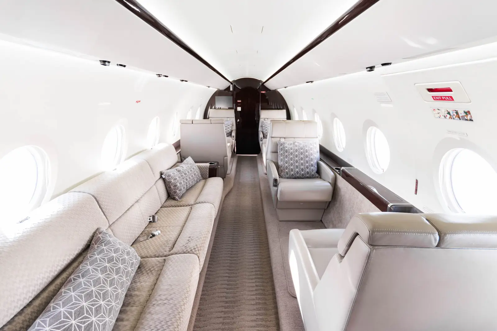 Gulfstream G280 VP-CFV operated by Phenix Jet photo 5