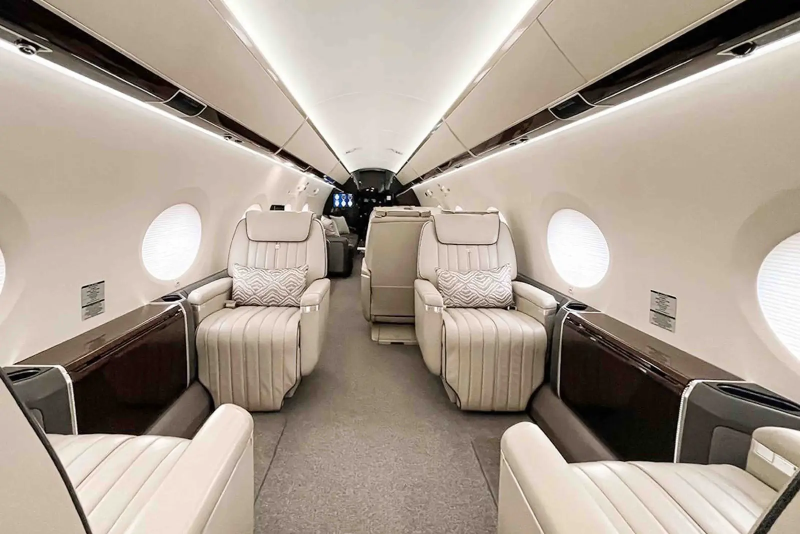 Gulfstream G450 VP-CWS operated by Luxaviation Asia photo 5