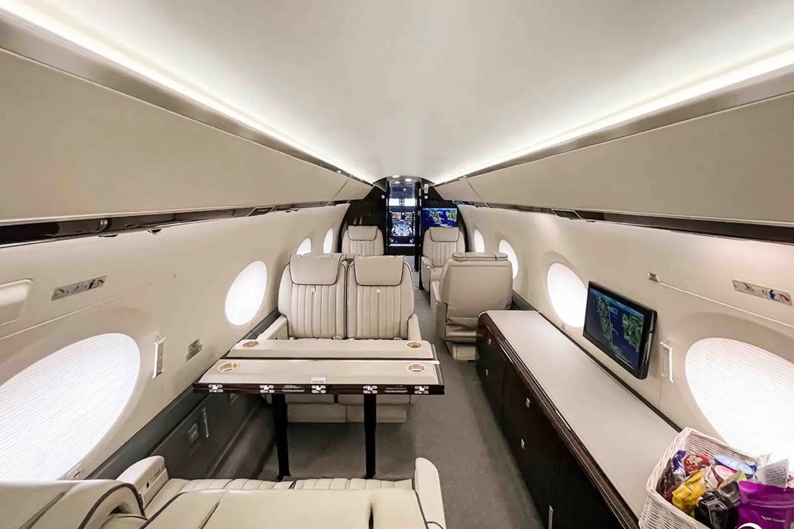 Gulfstream G450 VP-CWS operated by Luxaviation Asia photo 6