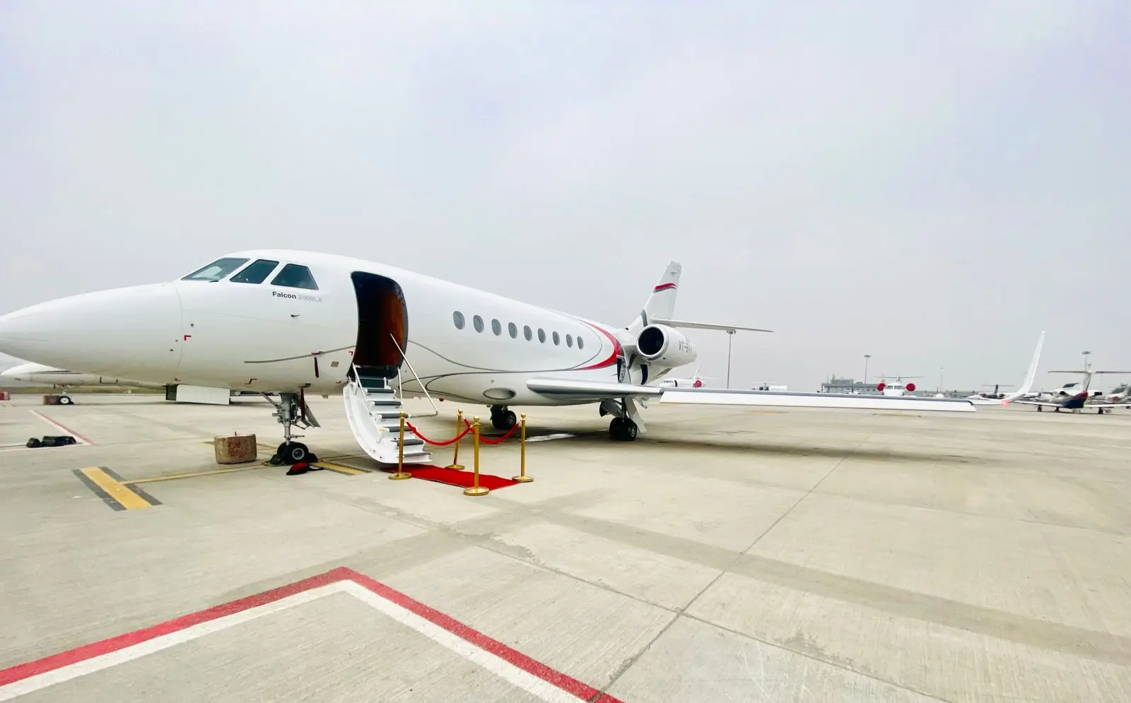 Dassault Falcon 2000LX VT-BVV operated by Air Charter Services Pvt. Ltd. photo 4