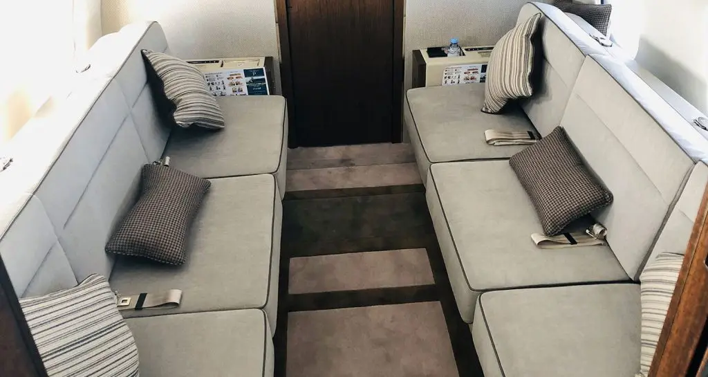 Bombardier Global 6000 VT-CDP operated by Poonawalla Aviation Pvt Ltd. photo 3