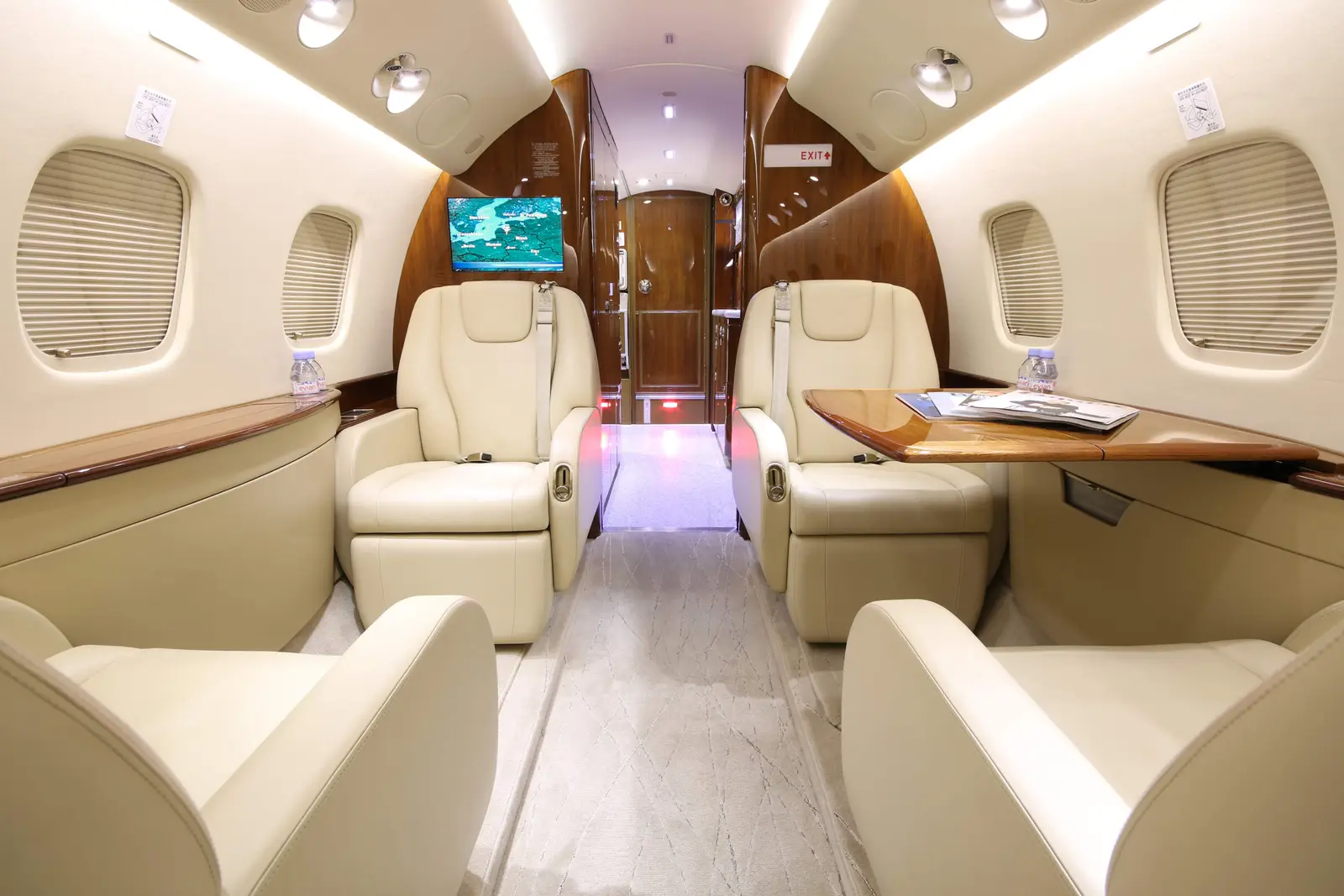 Embraer Legacy 650 VT-NKS operated by EHA Aviation Private, Ltd. photo 2