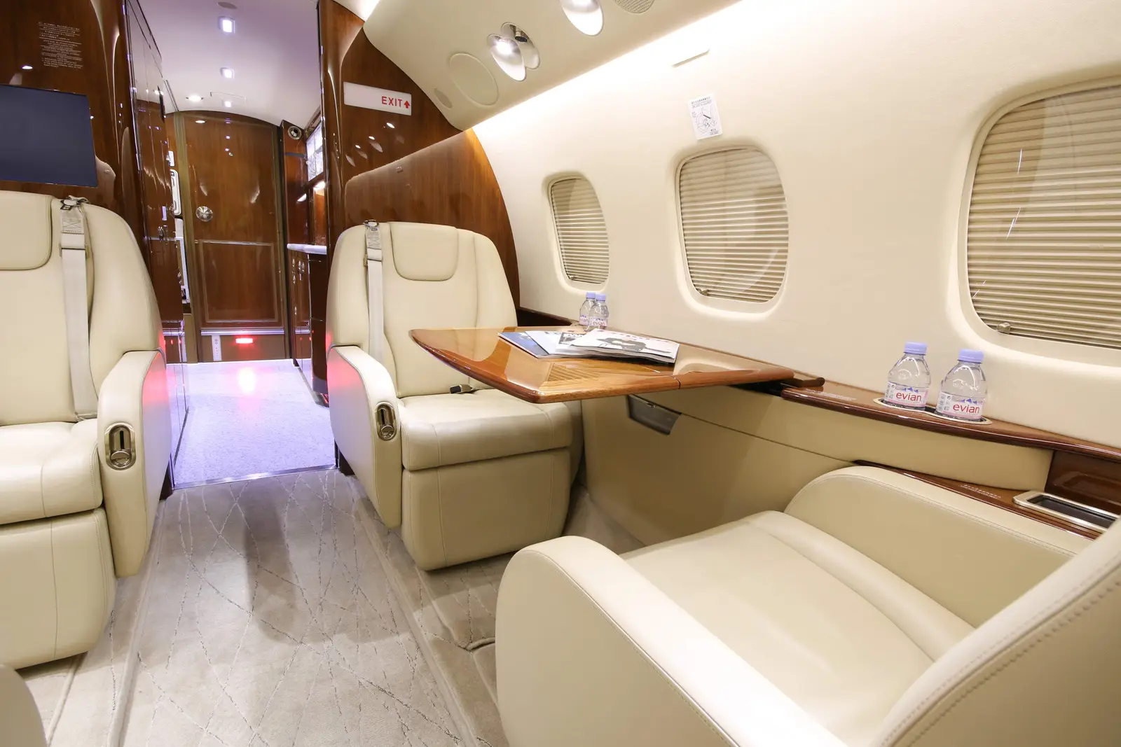 Embraer Legacy 650 VT-NKS operated by EHA Aviation Private, Ltd. photo 3