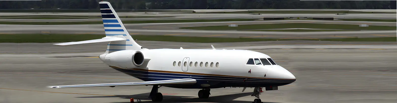 Dassault Falcon 2000 VT-RVL operated by Jetsetgo Aviation Services photo 4